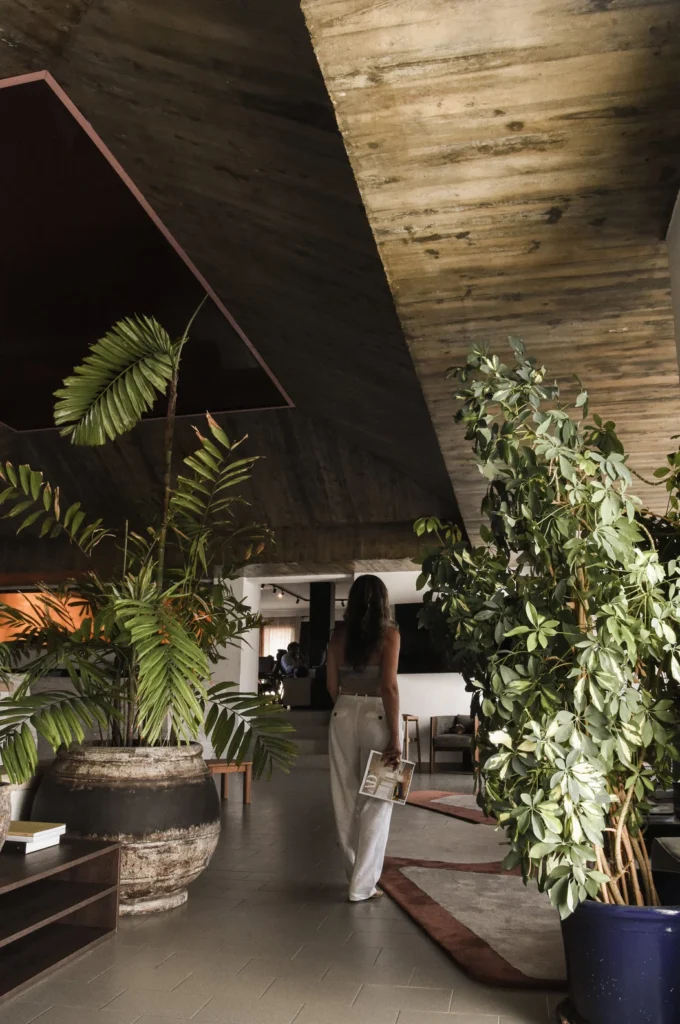 Interior with tropical planting — Archidom Lab