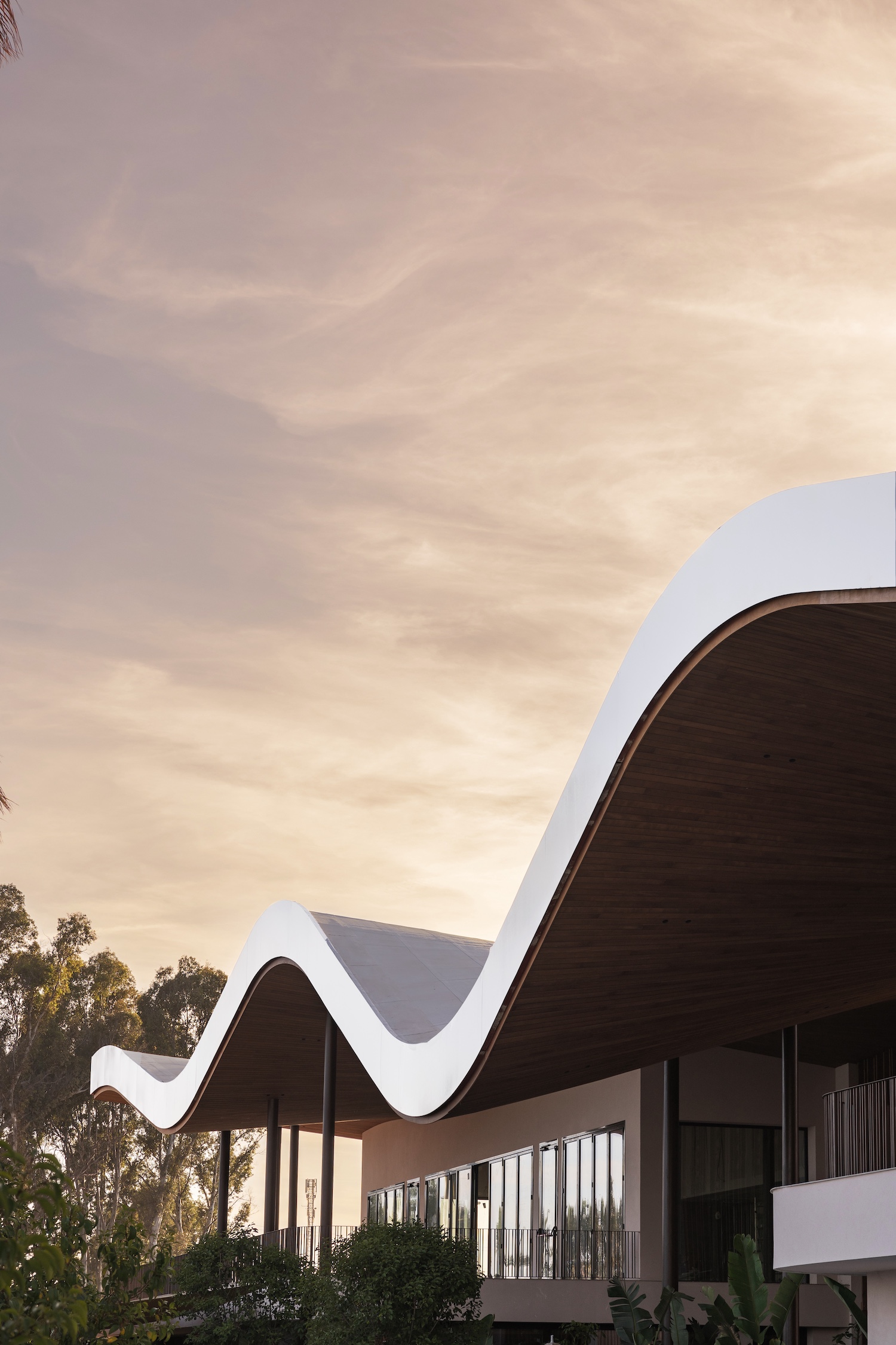 Laguna Village — centro comercial en Estepona · Archidom Studio — imagen 4