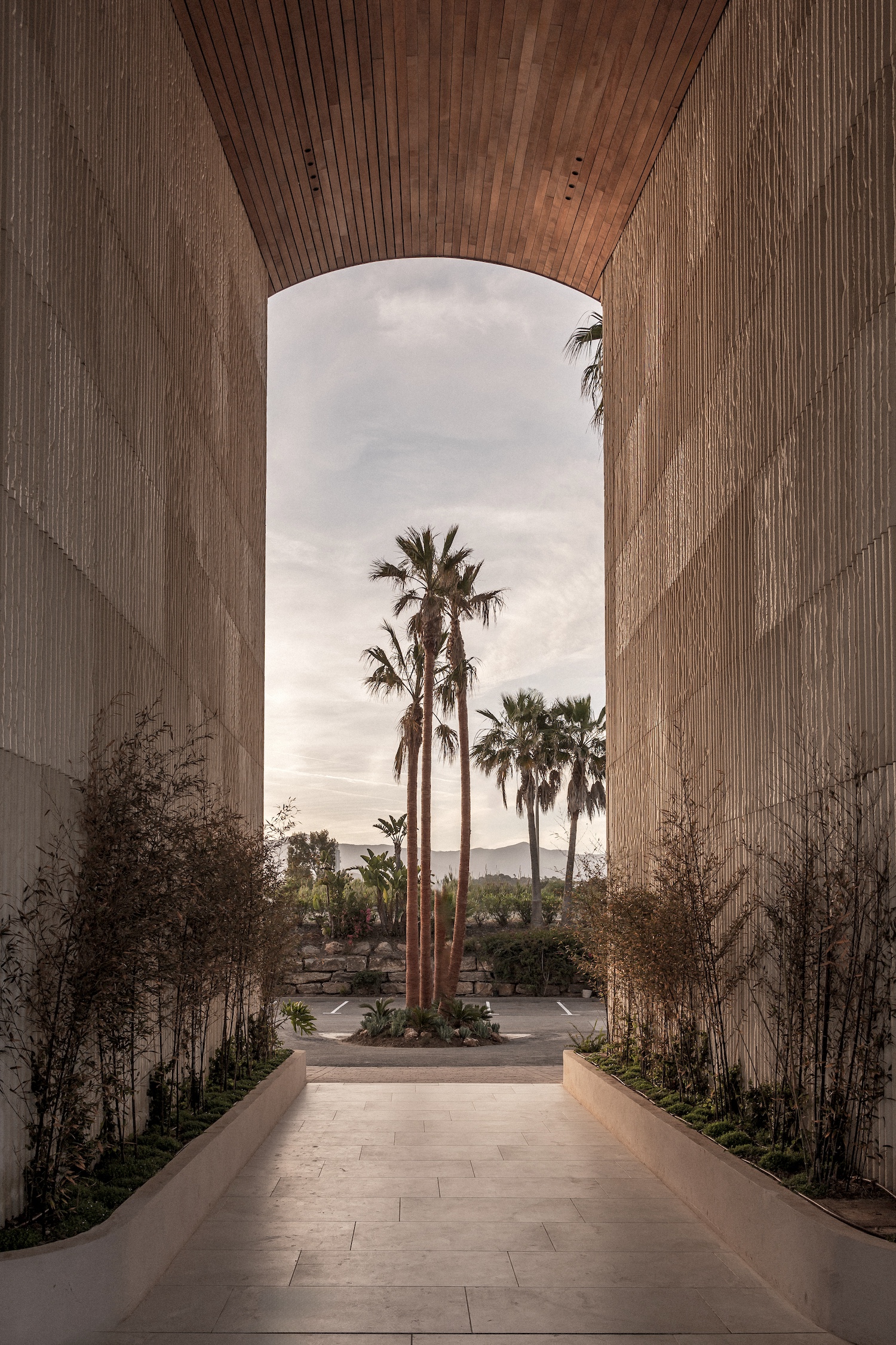 Laguna Village — centro comercial en Estepona · Archidom Studio — imagen 13