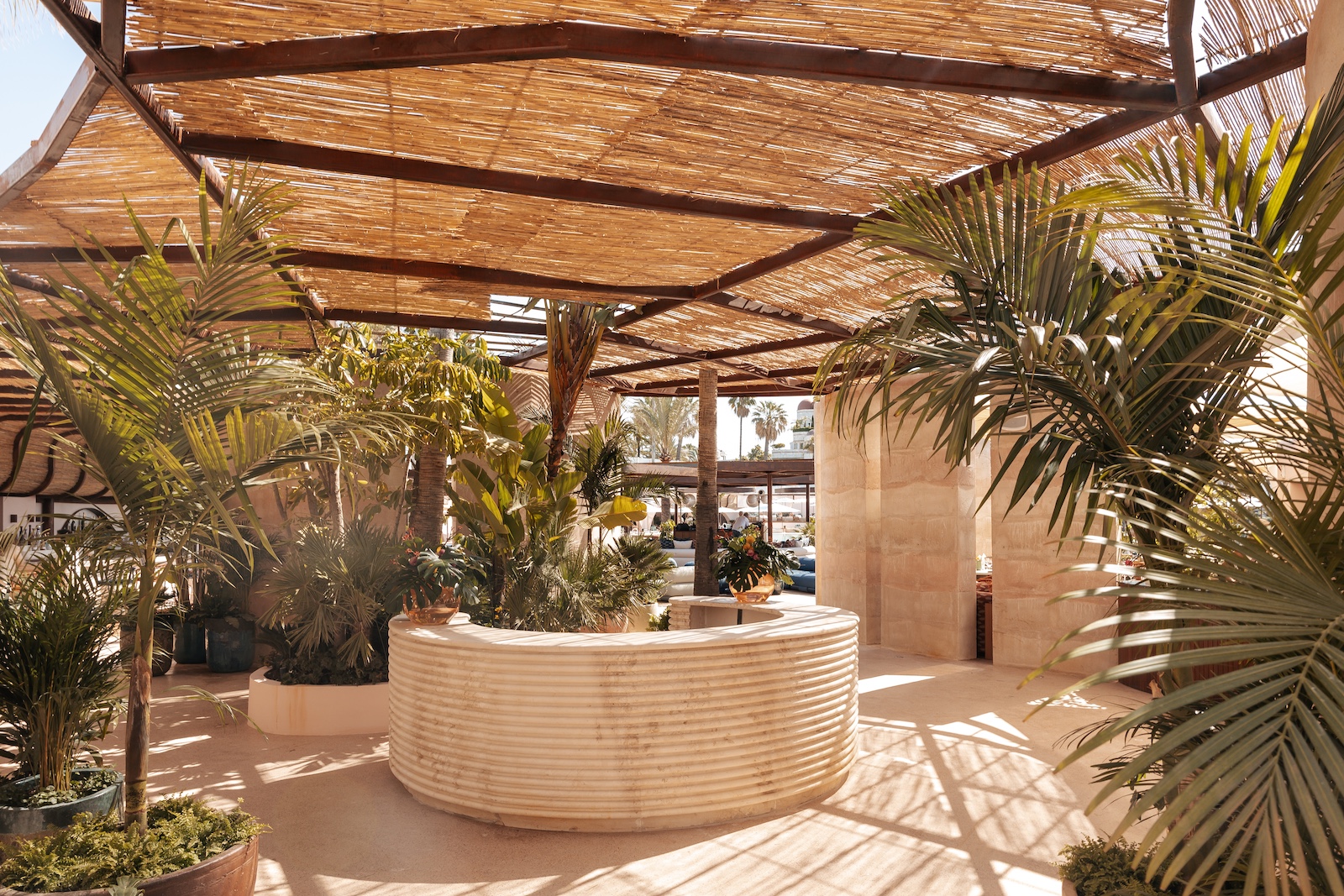 Ocean Club — beach club en Puerto Banús · Archidom Studio — imagen 5