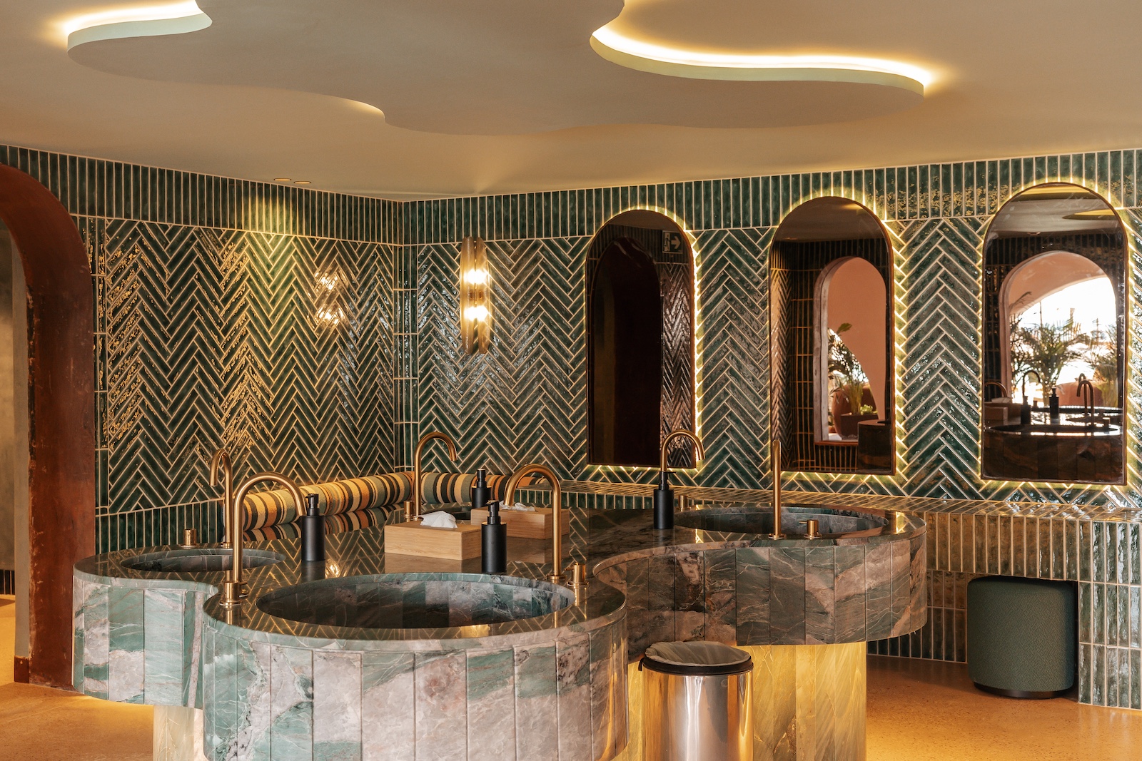 Ocean Club — beach club en Puerto Banús · Archidom Studio — imagen 10