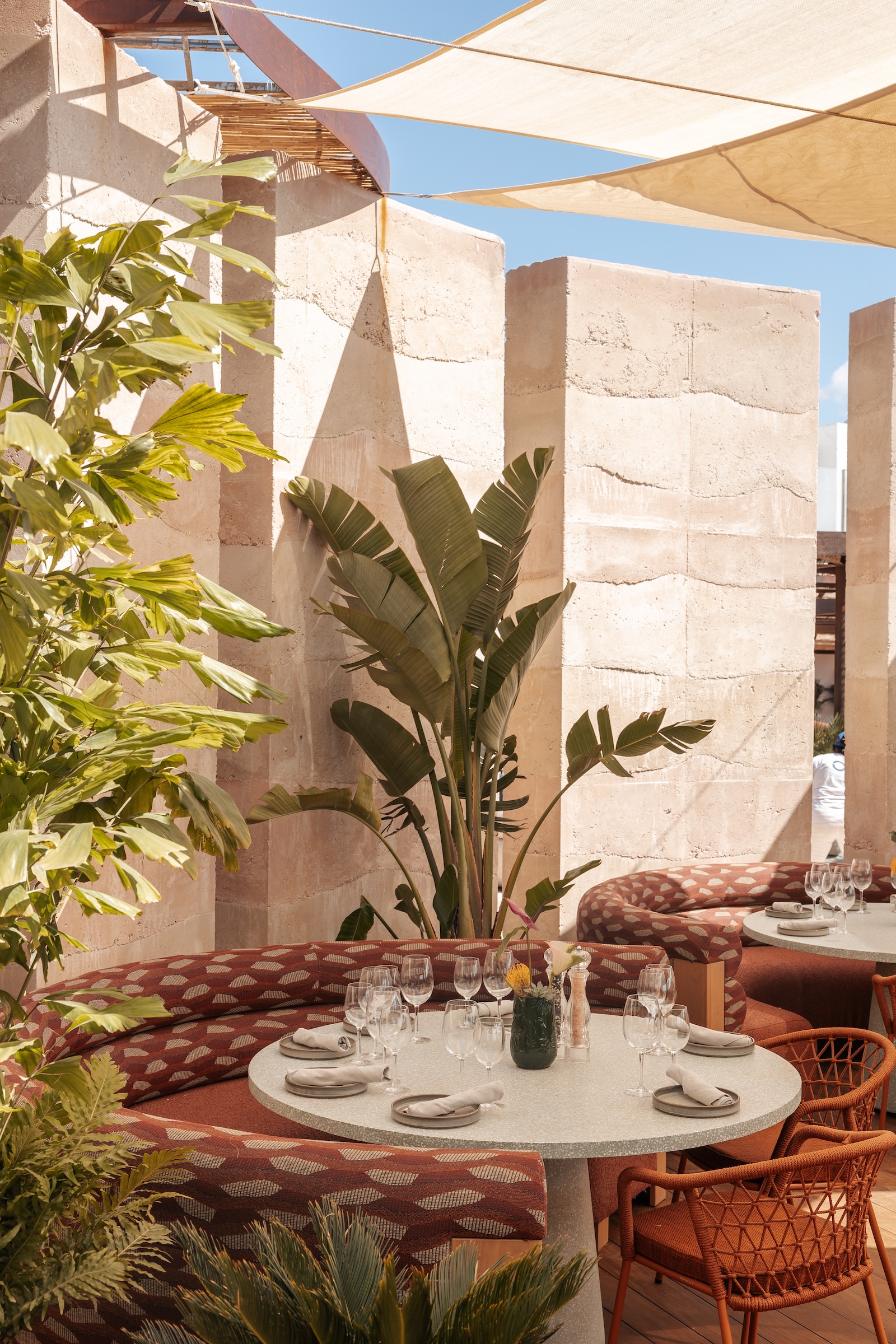 Ocean Club — beach club en Puerto Banús · Archidom Studio — imagen 15