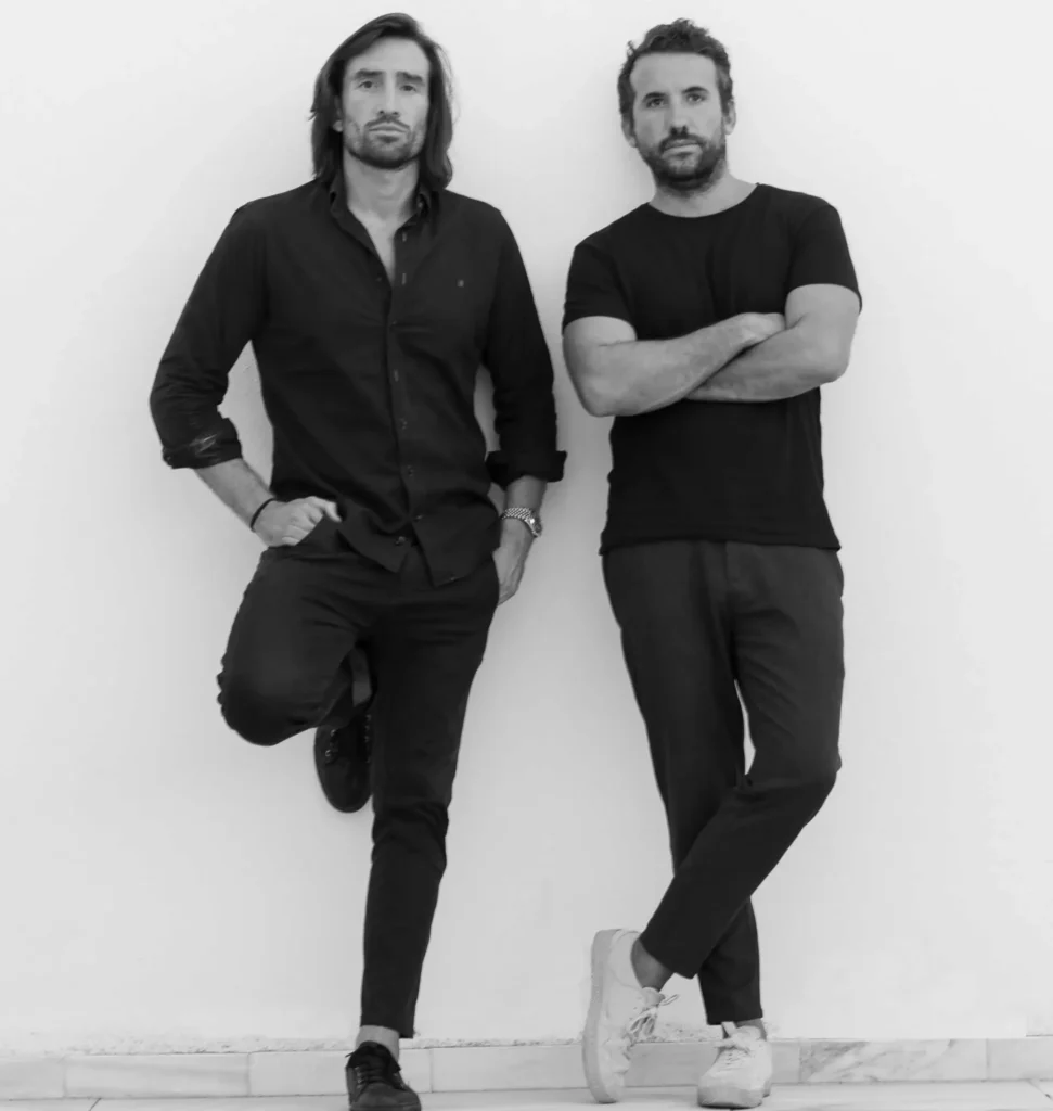 Chema Sobrado y Álvaro Estúñiga, arquitectos y socios fundadores de Archidom Studio, estudio de arquitectura e interiorismo en Marbella y Madrid
