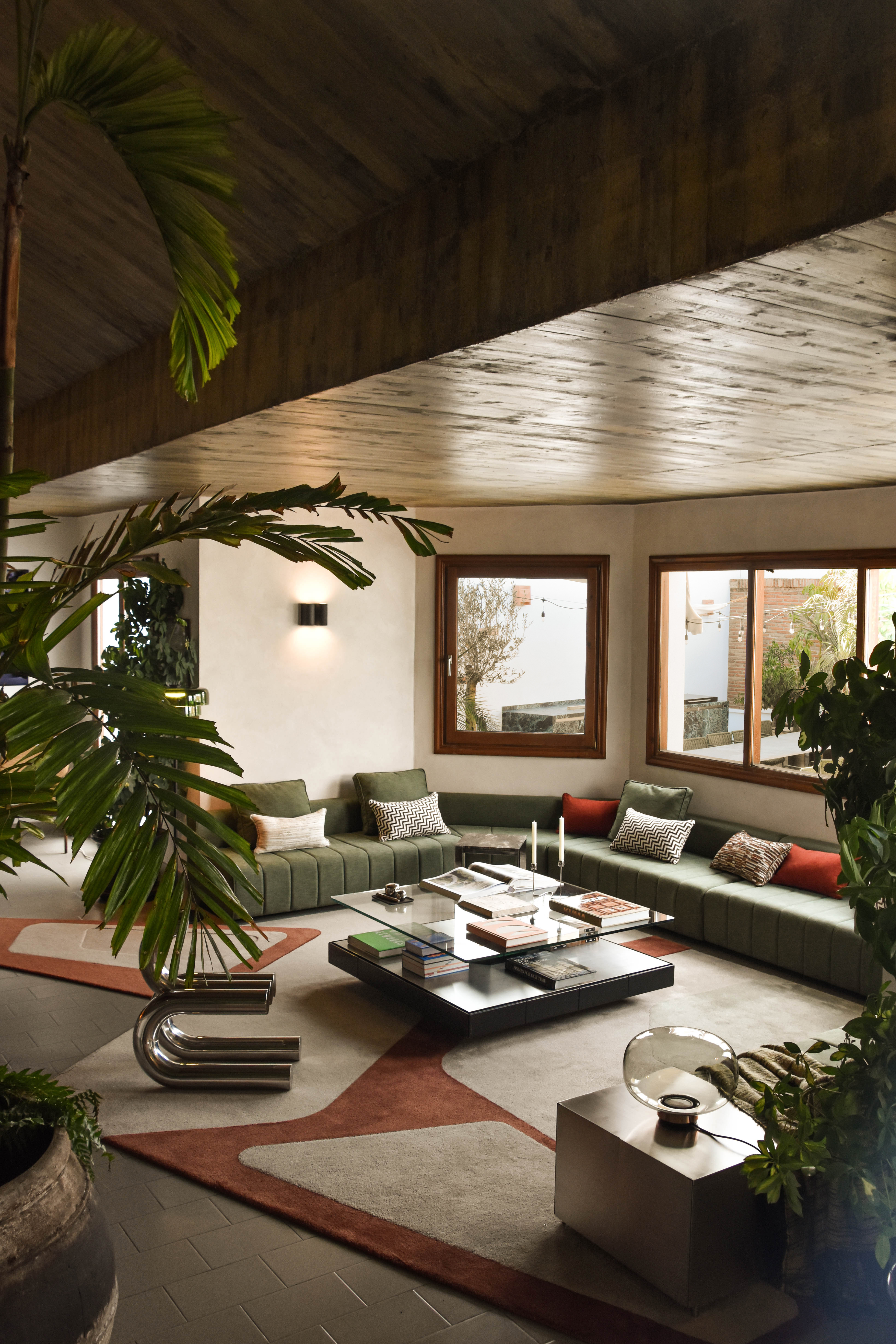 Salón del estudio Archidom — interiorismo mediterráneo contemporáneo en Marbella