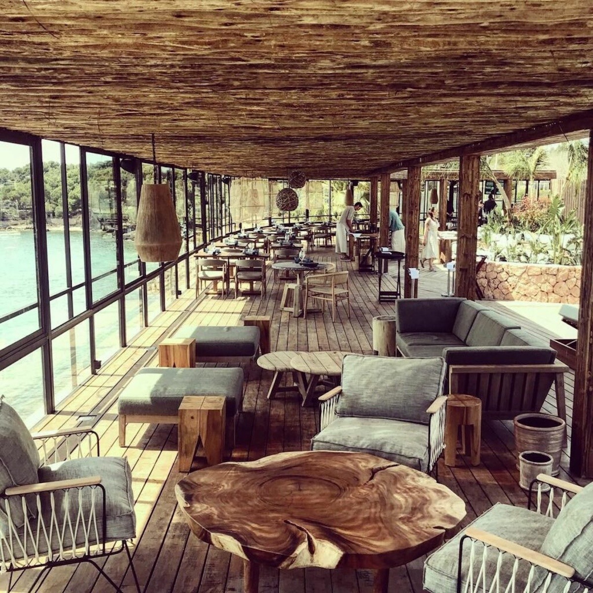 UM — beach club en Portals · Archidom Studio — imagen 8