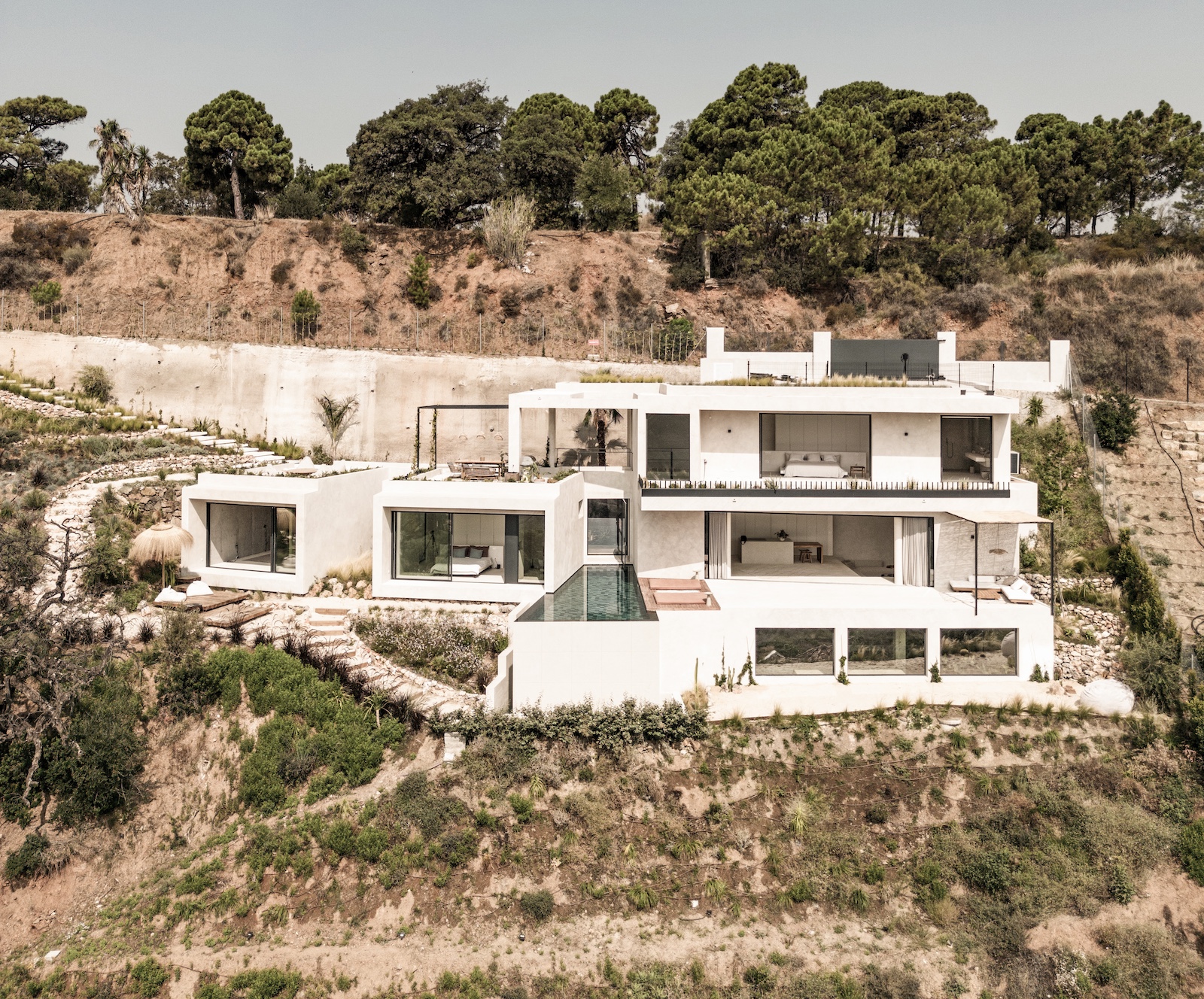 Casa Jaguar (Villa ACE) — villa de lujo en Montemayor · Archidom Studio — imagen 1