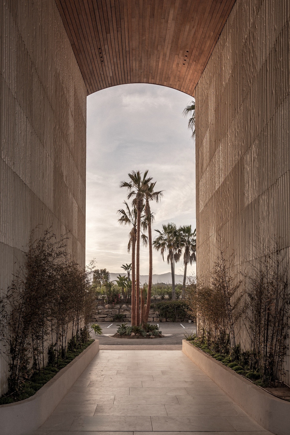 Archidom Studio_CENTRO COMERCIAL LAGUNA VILLAGE_12_Beach club_Marbella