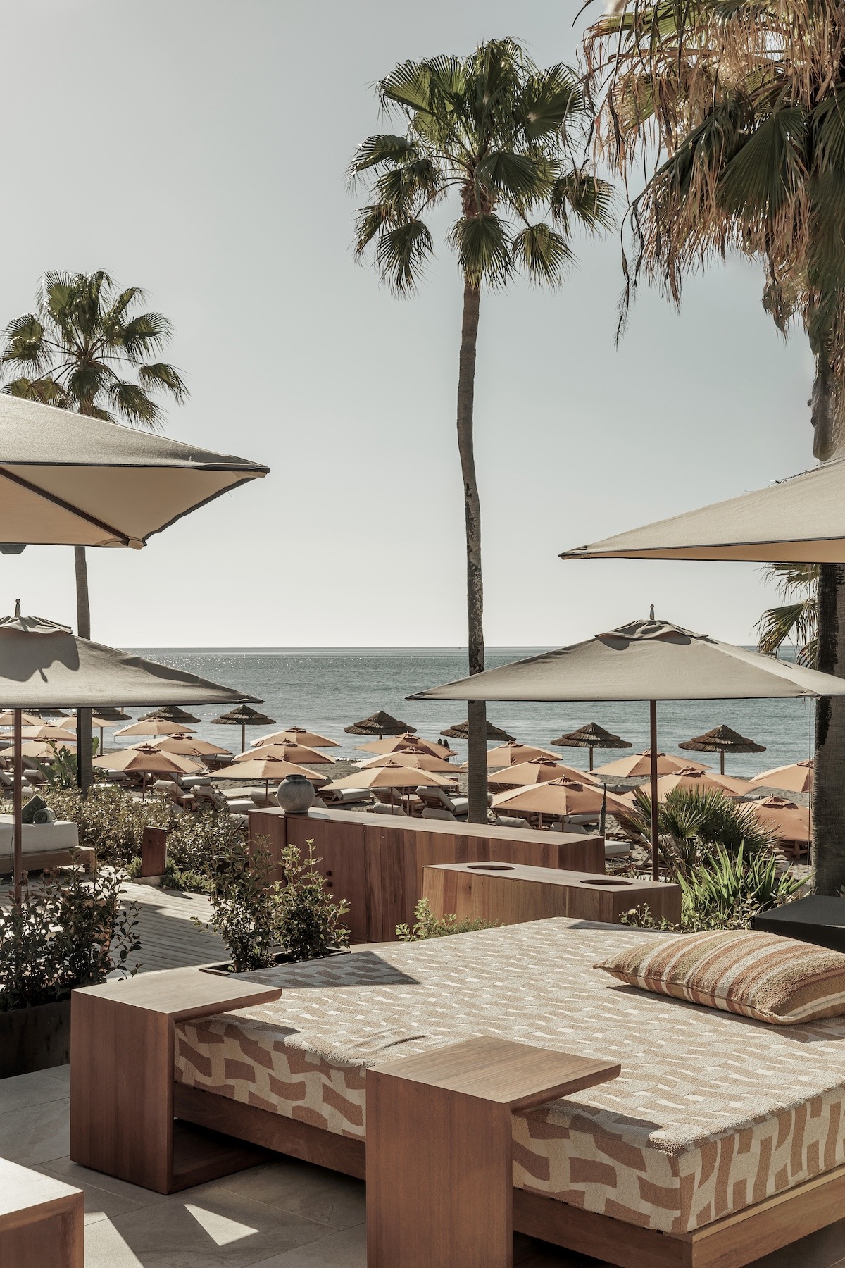 Archidom Studio_CENTRO COMERCIAL LAGUNA VILLAGE_4_Beach club_Marbella