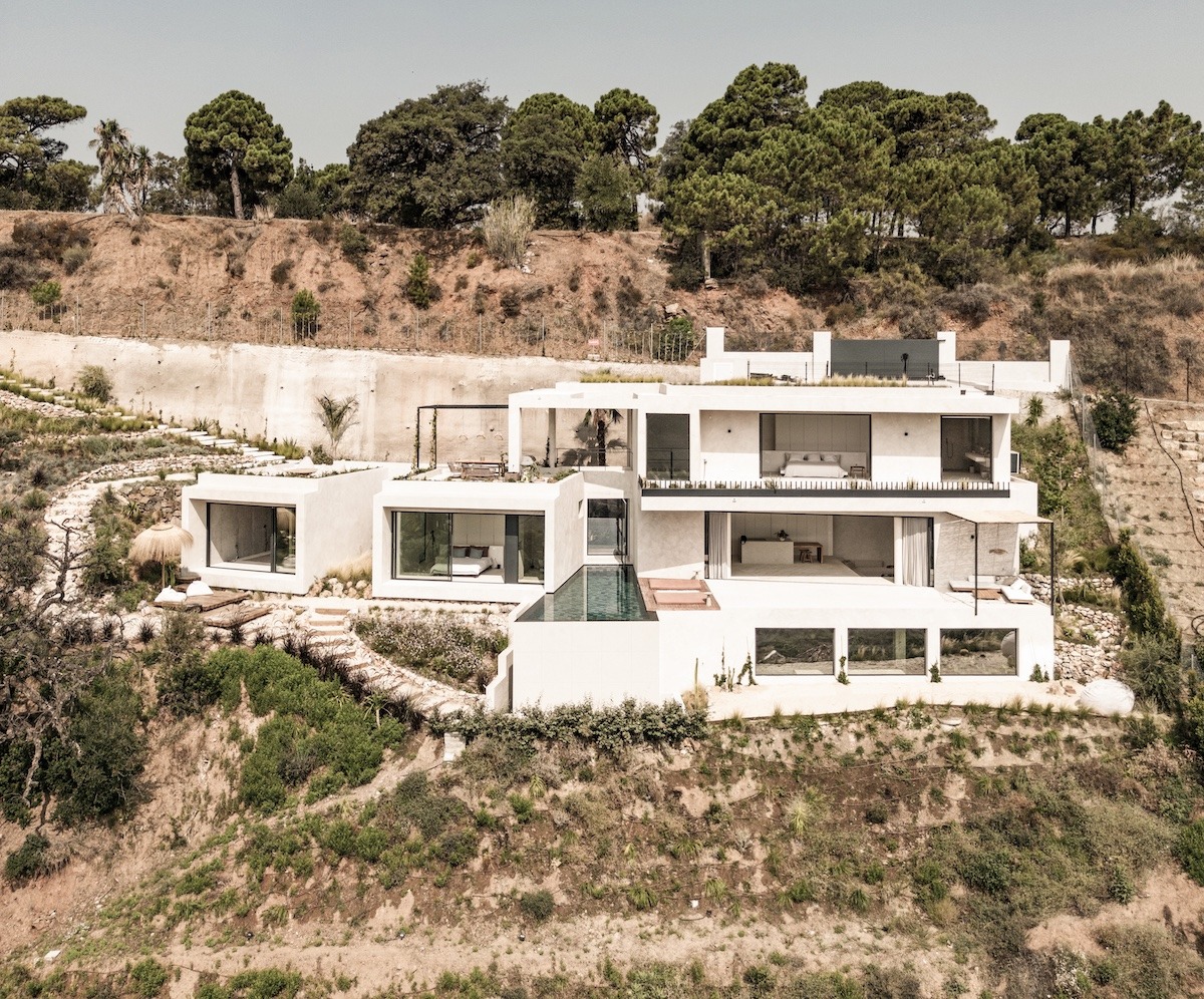 Archidom Studio_VILLA ACE MONTEMAYOR_01_Luxury residence