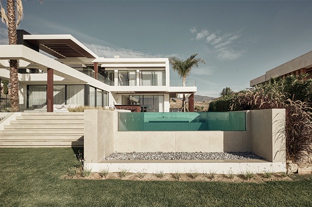 Villa Bond 09
